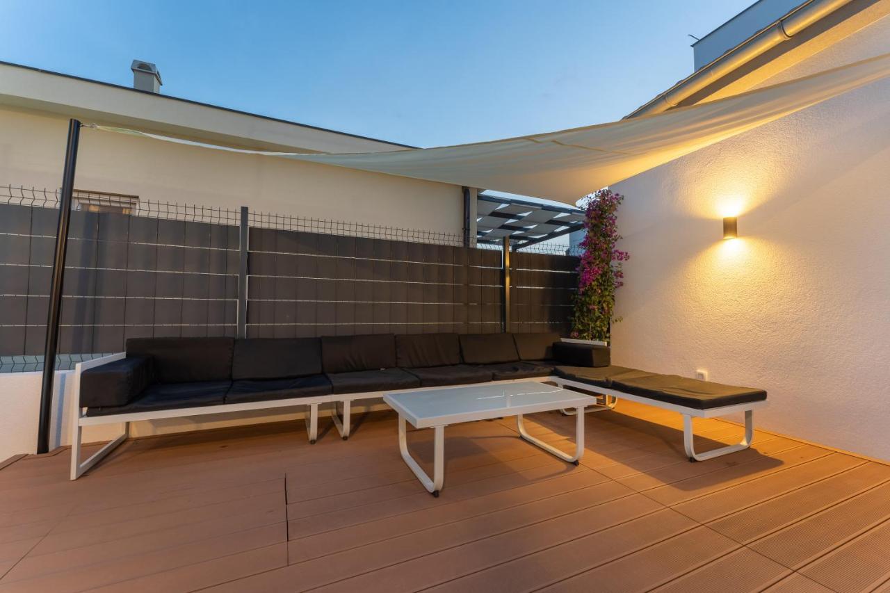 Bernie Apartments With A Pool 扎达尔 外观 照片